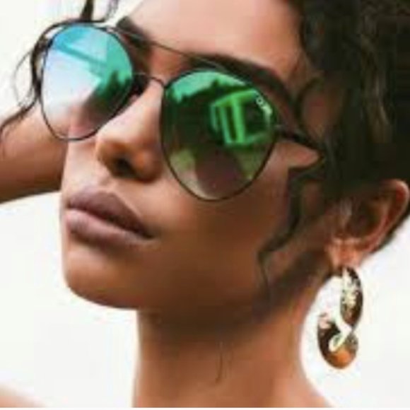 Quay Australia Accessories - Quay Dragonfly Aviator  Black Sunglasses with Case